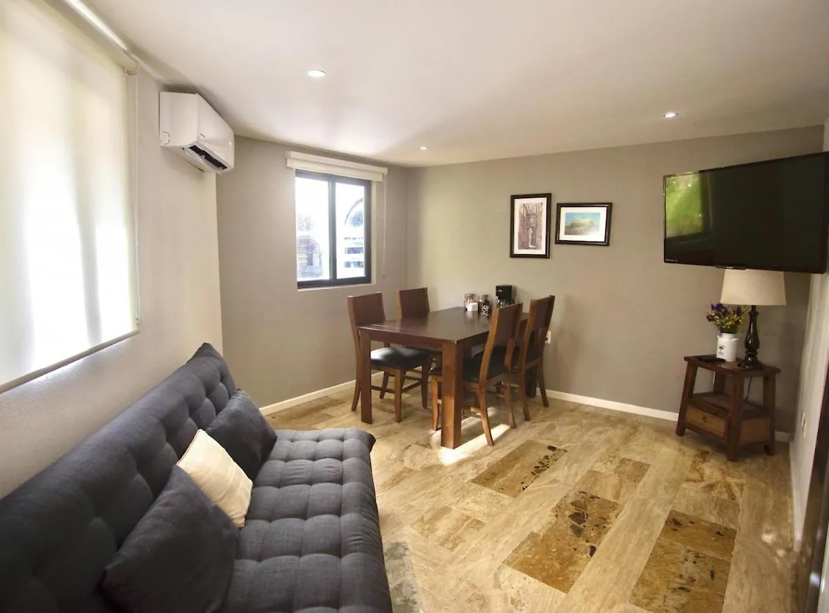 Cozy Loft With Pool, One Block From The Beach! Cancun Mexico