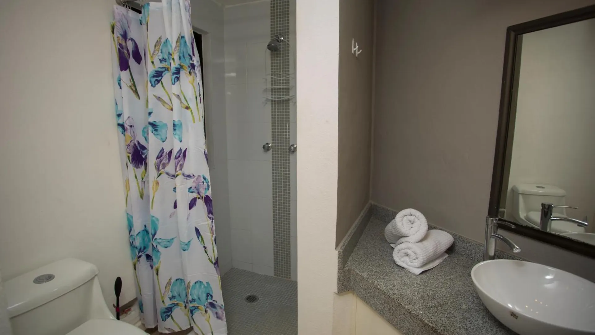 Cozy Loft With Pool, One Block From The Beach! Cancun Mexico