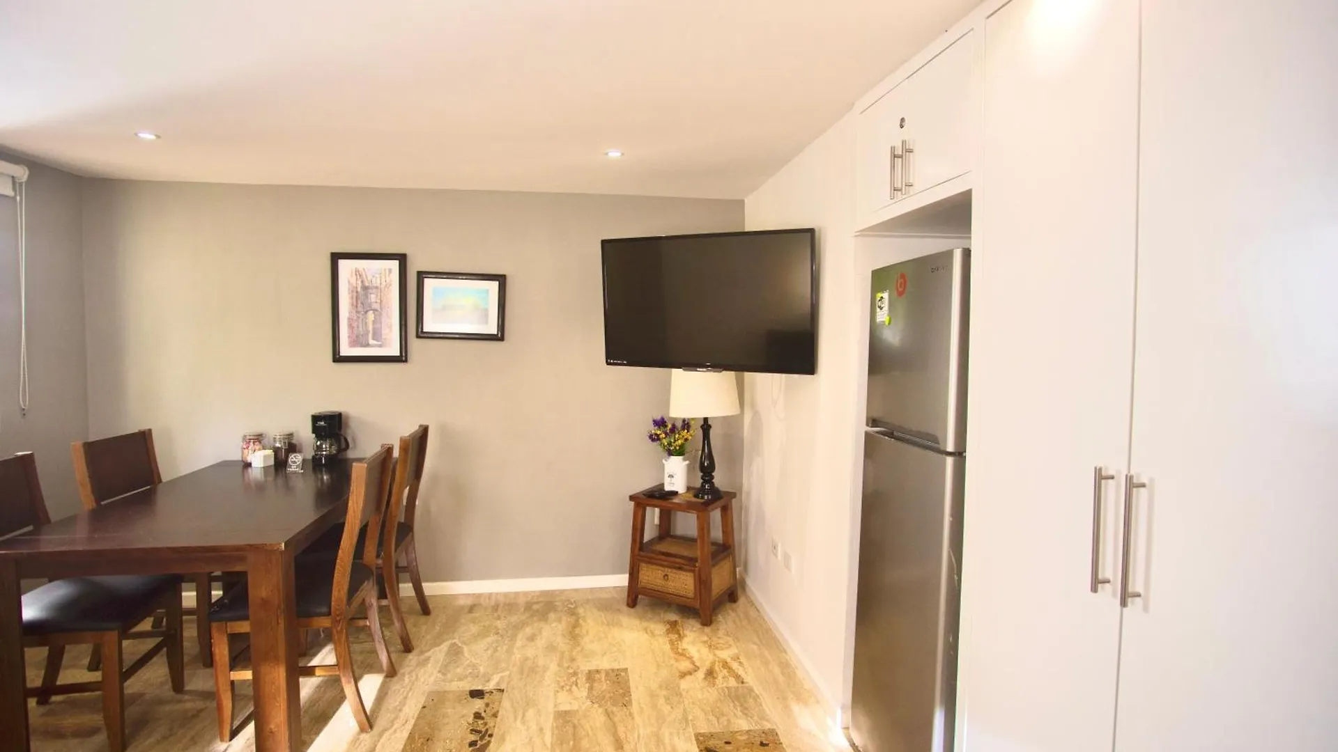 Cozy Loft With Pool, One Block From The Beach! Cancún