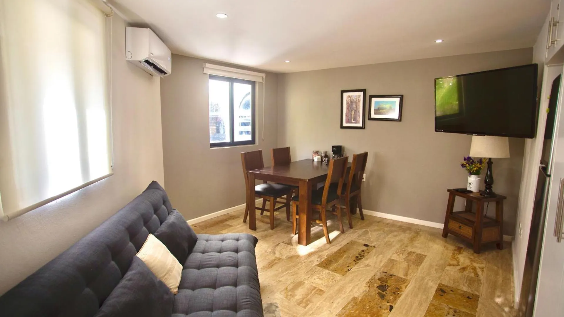 Cozy Loft With Pool, One Block From The Beach! Cancún Apartmán